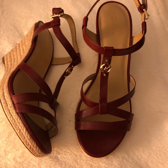 Michael Kors Wedge - Picture 2 of 4